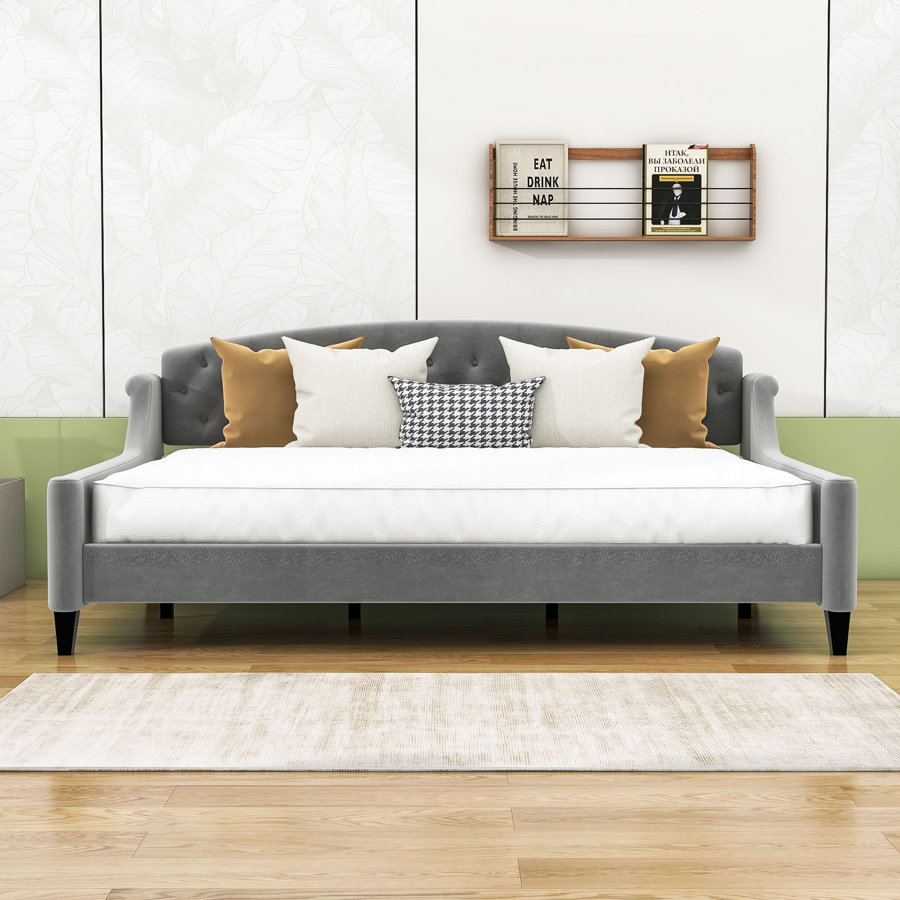 Jeslin Upholstered Daybed with Tufted